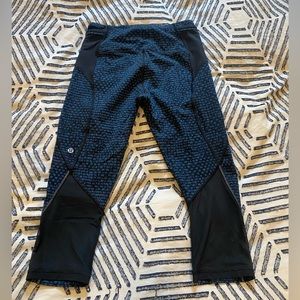 Lululemon Navy print cropped leggings